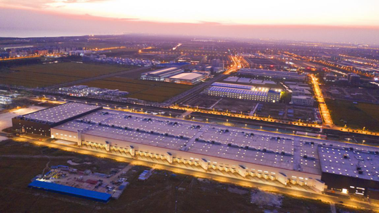 「中国经营报」马斯克和特斯拉“封神”：市值约3000亿美元和疫情不停工的背后中国经营报2020-07-23 20:19:170阅