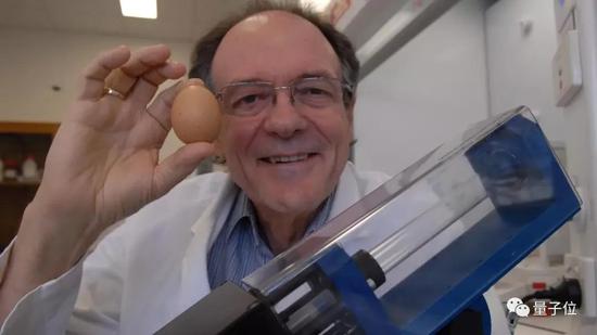  让“鸡蛋返生”的Colin Raston教授