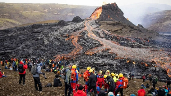 震撼！阿苏火山今日爆发，原来地球“挤痘痘”是这样的
