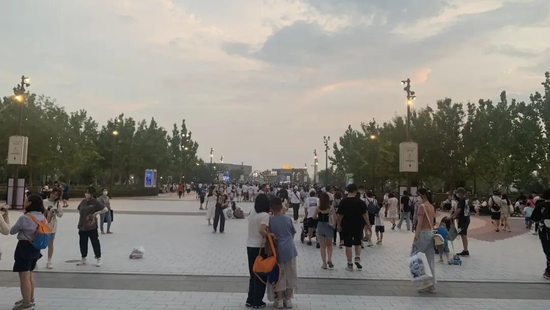 7月1日环球影城现场 来源/陈平拍摄