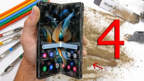 三星Galaxy Z Fold4通过JerryRigEverything暴力测试