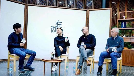 《在湖边》，我和大家一起聊复盘