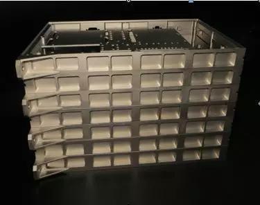 嫦娥四号用镁质航天器部件导电涂层展示(图片来源:作者提供)