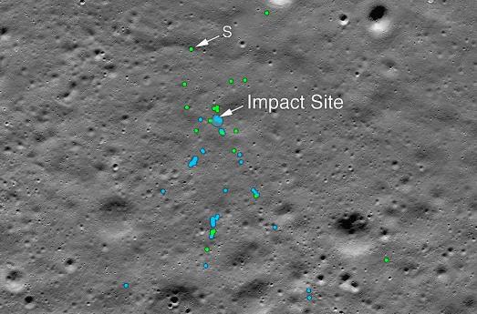 绿点是碎片，蓝点是土壤的搅动（图源：NASA）