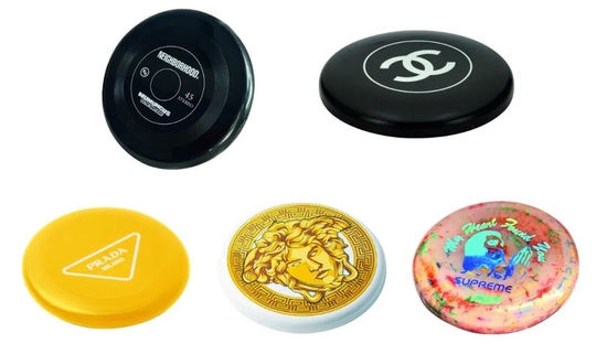  Some luxury brands have launched frisbees with their own logos.