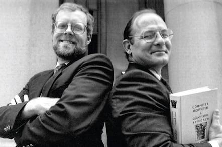 约翰·轩尼诗（左）和大卫·帕特森（右）