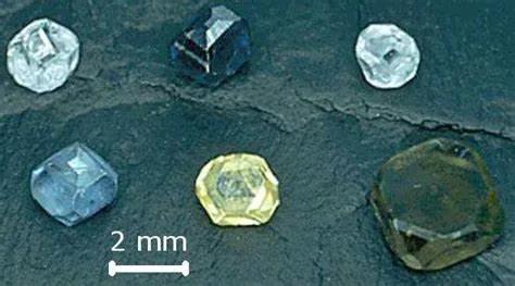 HTHP技术造出来的钻石。图片来源：wikipedia