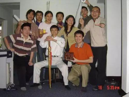 臭鼬工厂:走出体制的臭鼬工厂:如何影响科技产业管理革新? 马云和湖畔花园的淘宝网开发团队