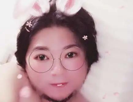 美颜滤镜下的高晓松 | 微博