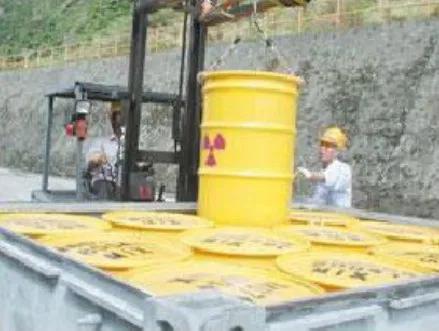 可屏蔽辐射的金属核废料桶 来源：baidu