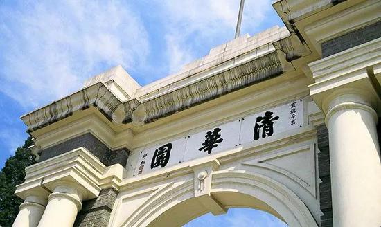 清华大学二校门，清华园内最具代表性的标志性建筑之一