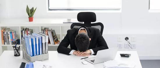 盲目创业是一道送命题，躺赢也是一种智慧