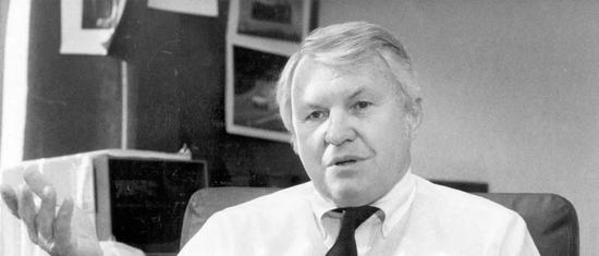 布兰迪委员会成员科柏（RobertKirby）