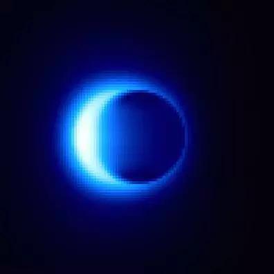 图4：广义相对论预言，将会看到一个近似圆形的暗影被一圈光子圆环包围。由于旋转效应，黑洞左侧更亮。图片版权：D。 Psaltis and A。 Broderick