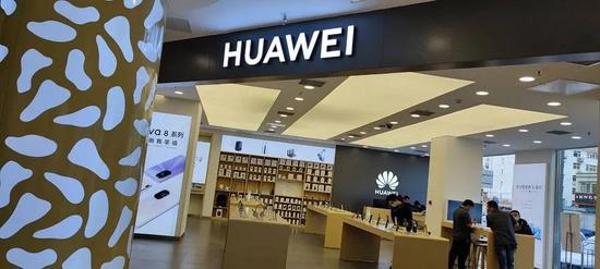 探访华为线下店：只有两部手机，全国都缺货