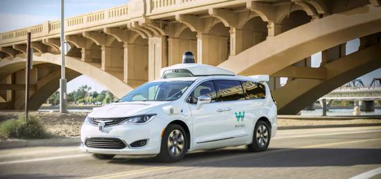 Waymo 在美国亚利桑那州凤凰城地区试点付费 robotaxi 网约车服务—Waymo One | 官方供图
