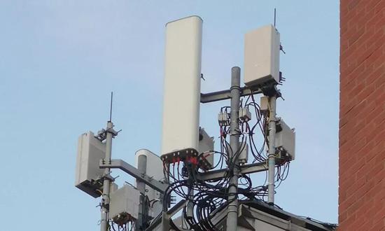 位于曼彻斯特特拉福德交易所的华为aau5613