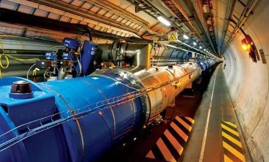 研究粒子的科学装置，如何为居民供暖？这得从LHC产生的热量说起。