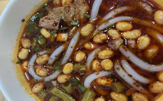 图/粮道街上的桂林米粉&nbsp;奇偶派拍摄