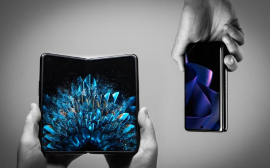 创事记|手机折叠之争