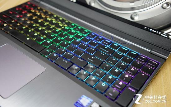 机械革命z2采用rgb光轴机械手感键盘