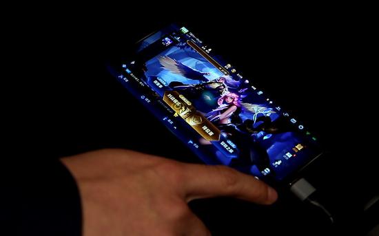 ↑OPPO Reno 5G版利用5G网络实现大型手游云端加载