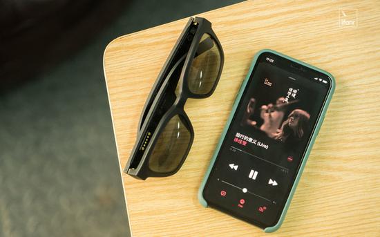 Bose 第一代智能音频眼镜