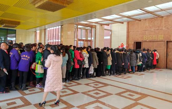 风波下的权健集团:大会照开,产品照卖