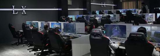 蓝翔网吧,图源蓝翔电竞官网