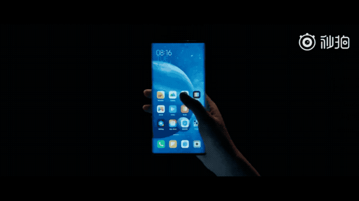 ▲ 可折叠屏的小米 MIX Alpha 交互演示