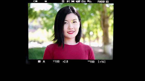 眼睛侦测的“小方块”死死锁定在模特眼睛上