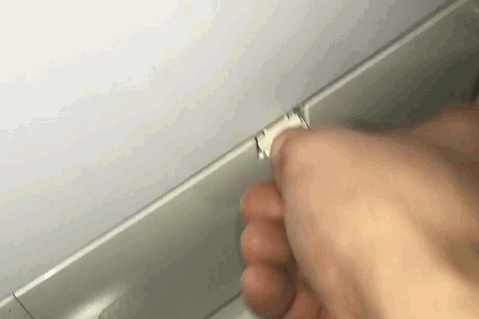 洗衣机底部排污口