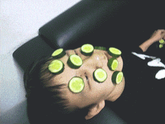 iPhone&nbsp;X敷黄瓜面膜解锁测试