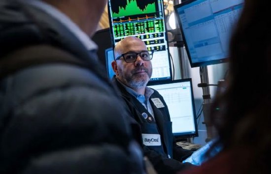 盘前：纳指期货跌0.68% 白银再度暴跌