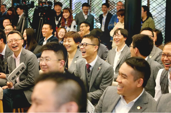 马云湖畔演讲:做企业就像种地 时刻准备应对波动