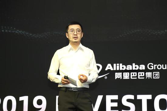 美航母南海耀武扬威疑遭中国海军围观 国防部回应 美航母南海耀武扬威疑遭中国海军围观 国防部回应