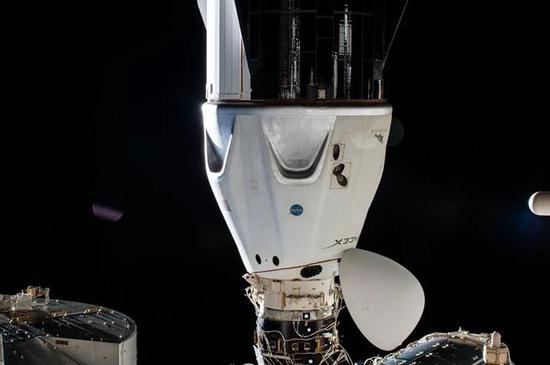 SpaceX拿下三笔私人飞行订单 “龙飞船”或在2023年前飞往国际空间站