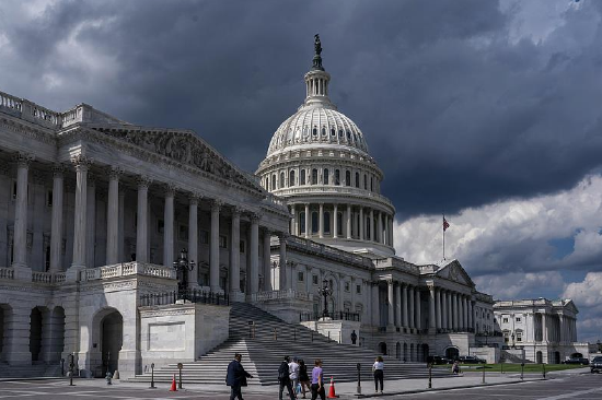 美国希望在政府停摆结束后一周内开始放宽航班限制