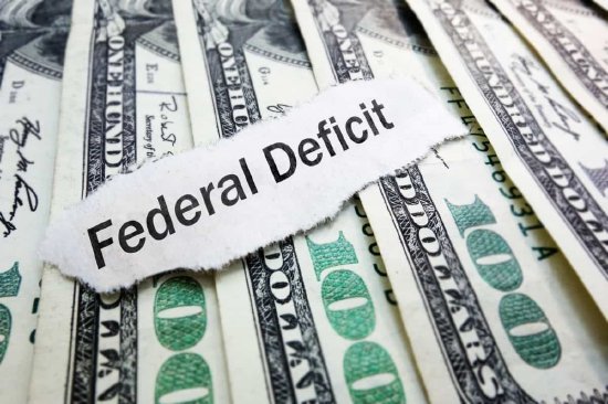 美国2025年赤字收窄至1.7万亿美元 得益于关税收入大增