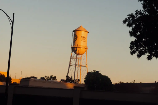 抖音赞24小时在线自助网站，如何轻松提升视频热度？