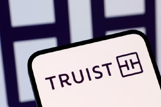 Truist金融迎来新掌门：Fiserv高管莱昂斯接任CEO
