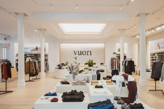 2024 年，在泛大西洋投资集团与 Stripes 基金主导的二级要约收购中，Vuori 最新估值达 55 亿好意思元。