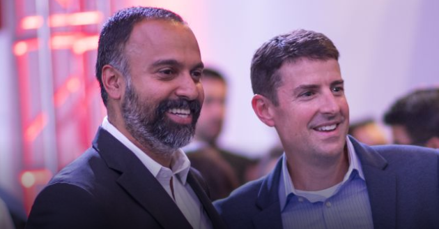 乔恩·麦克尼尔（Jon McNeill）右