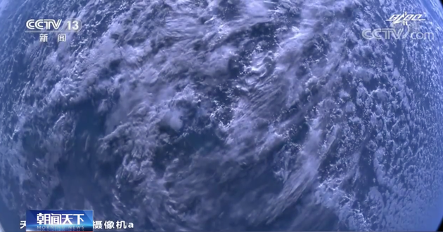 天和核心舱拍摄的地球。对接画面来源：央视新闻