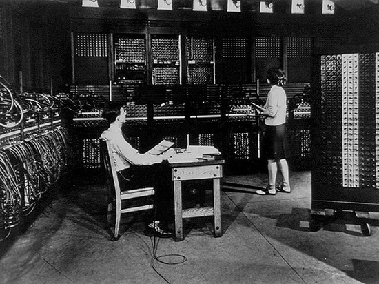 早在1946年,美国推出了第一台数字电子计算机eniac,这台机器每秒能