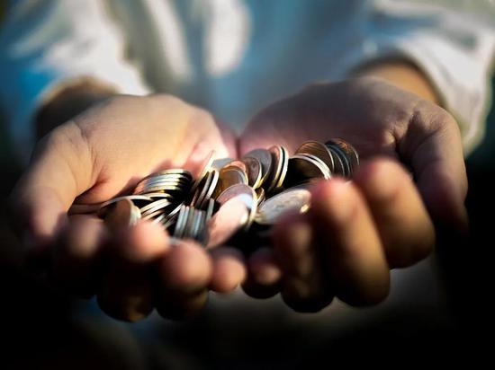 |毁三观的借贷广告背后,巨头有多想赚“穷人”的钱?