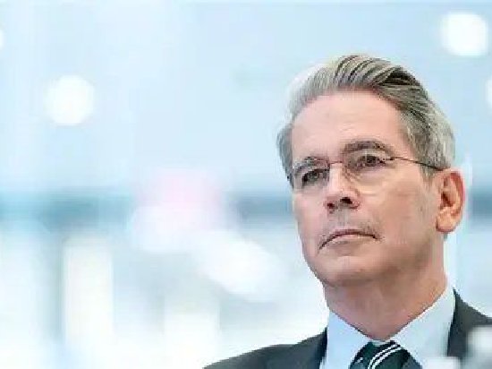 美国财长贝森特：美联储降息不能再拖了