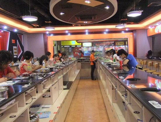 呷哺火锅底料:呷哺呷哺欲靠“凑凑”死磕海底捞?