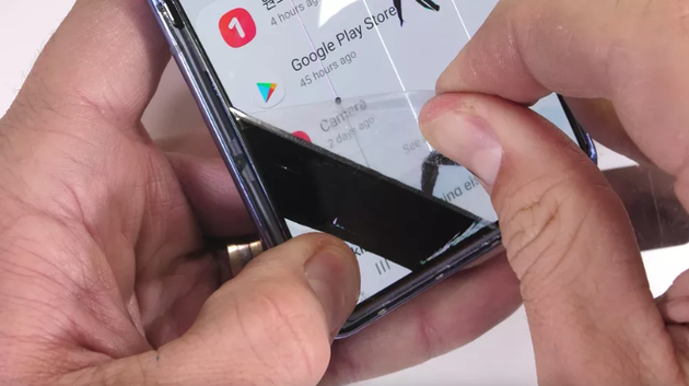 保护层撕掉后,屏幕出现问题