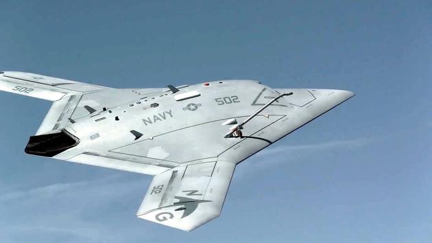 ▲ X-47B 具有极佳的隐身性能和战场生存能力。 图片来自：YouTube